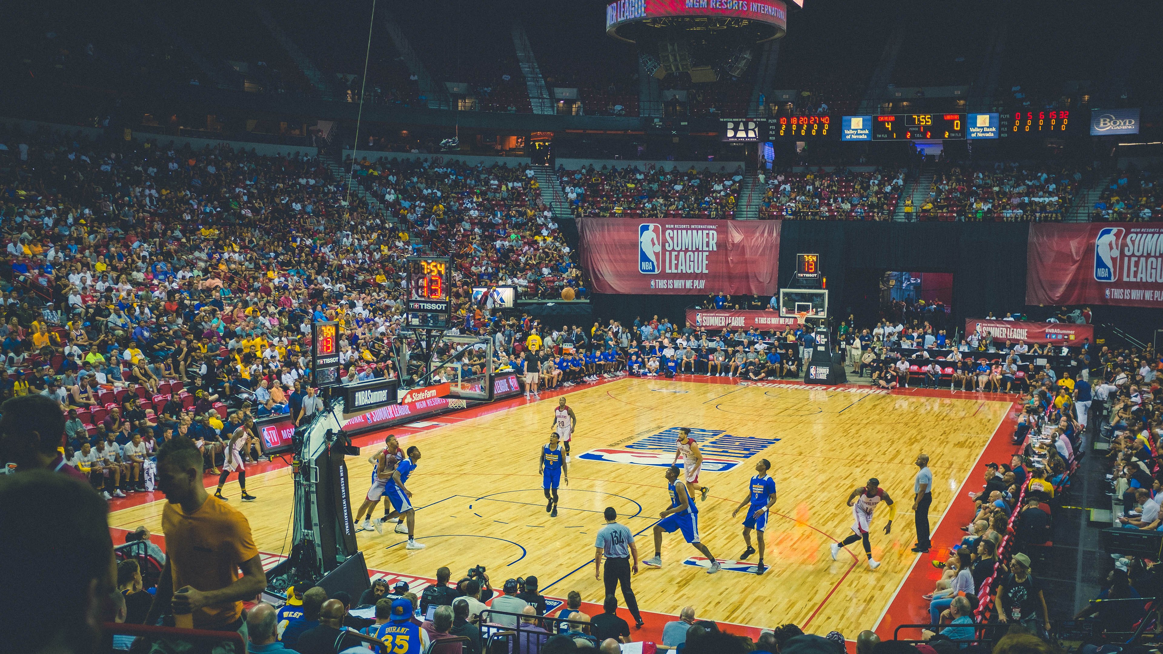 MILAN SPORTS-女性电竞新星崛起，打破偏见引领多样性发展，女性电竞第一人