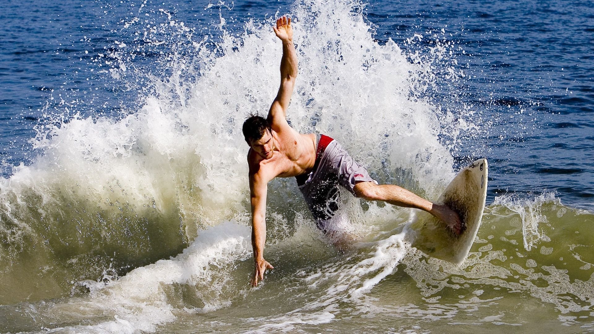 线上互动：粉丝投票评选最喜爱车手